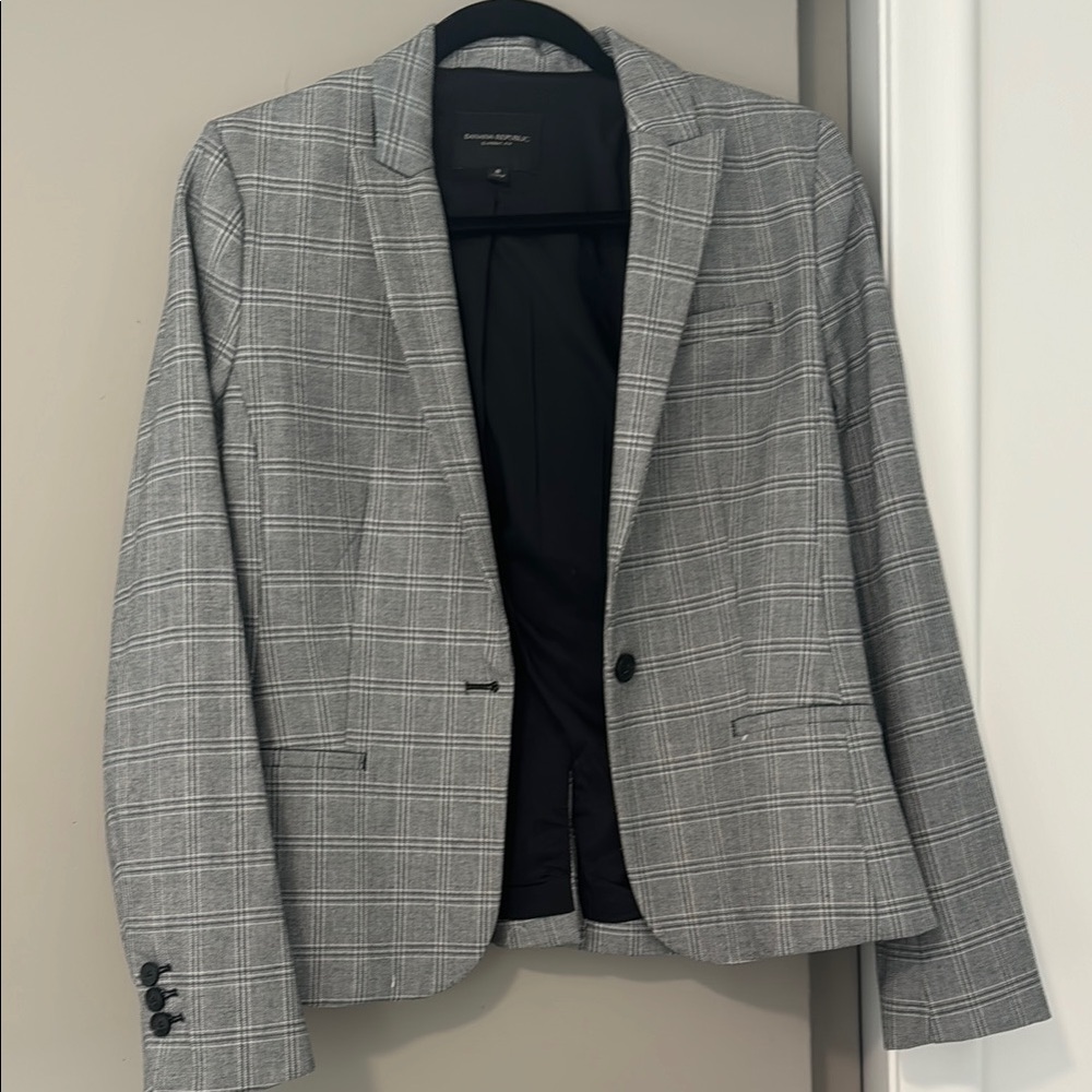 Banana Republic Gray Plaid women’s  Blazer size 8